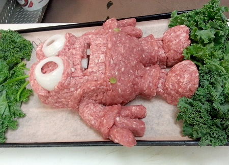 Raw meat sculptures – Vuing.com