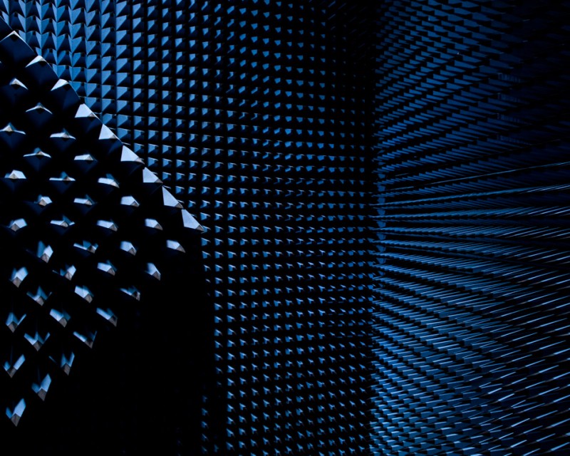 cool-science-technology-photographs-radio-anechoic-chmaber (9)