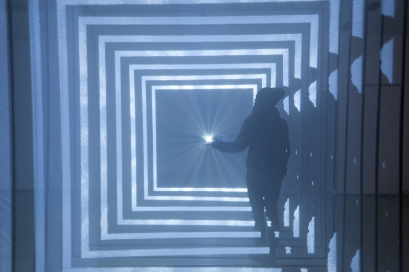 cool-wonderful-light-audiovisual-abstract-art-installation (6)