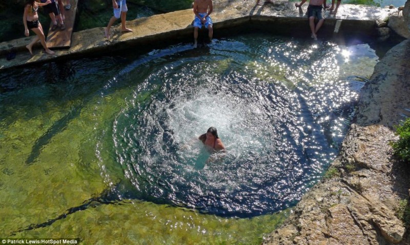 Jacobs-Well-spring-Texas-cave-hole-in-the-water-photos (3)