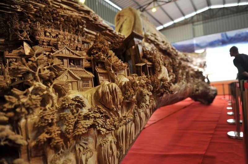 Worlds-Longest-Wooden-sculpture-Carving-Guiness-Book-World-Records (2)