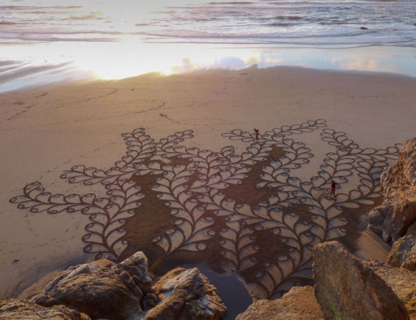 amazing-beautiful-sand-darwings-artworks (16)
