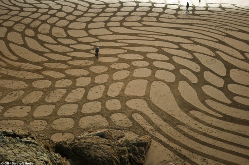 amazing-beautiful-sand-darwings-artworks (8)