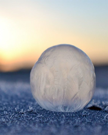 amazing-awesome-photography-frozen-soap-bubbles (10)