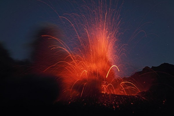 spectacular-wonderful-amazing-cool-volcanic-eruption-pictures (16)