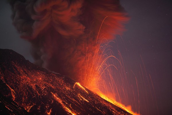 spectacular-wonderful-amazing-cool-volcanic-eruption-pictures (6)