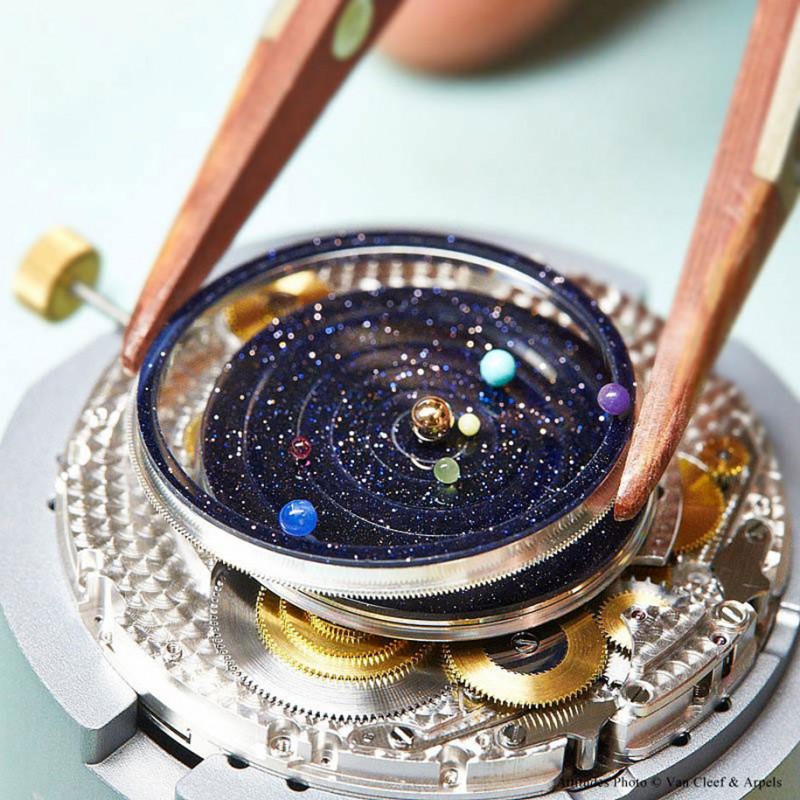 stunning-beautiful-astronomical-gadget-expensive-luxury-watch-Solar-System-planets (1)