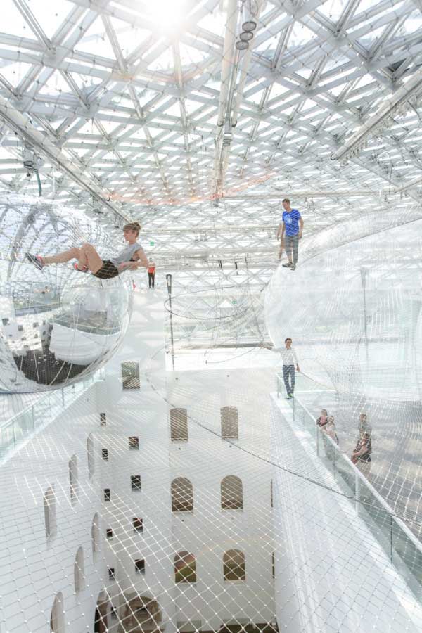 amazing-contemporary-art-installation-Giant-Spide-rweb (1)