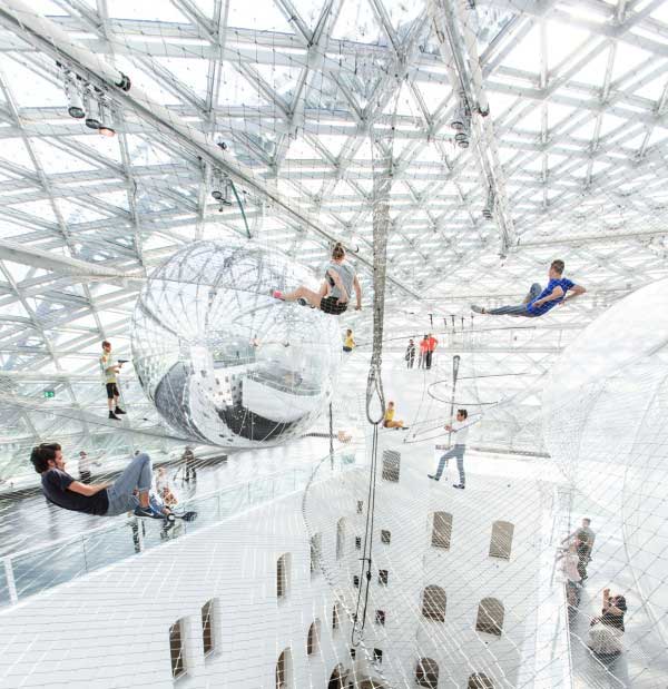 amazing-contemporary-art-installation-Giant-Spide-rweb