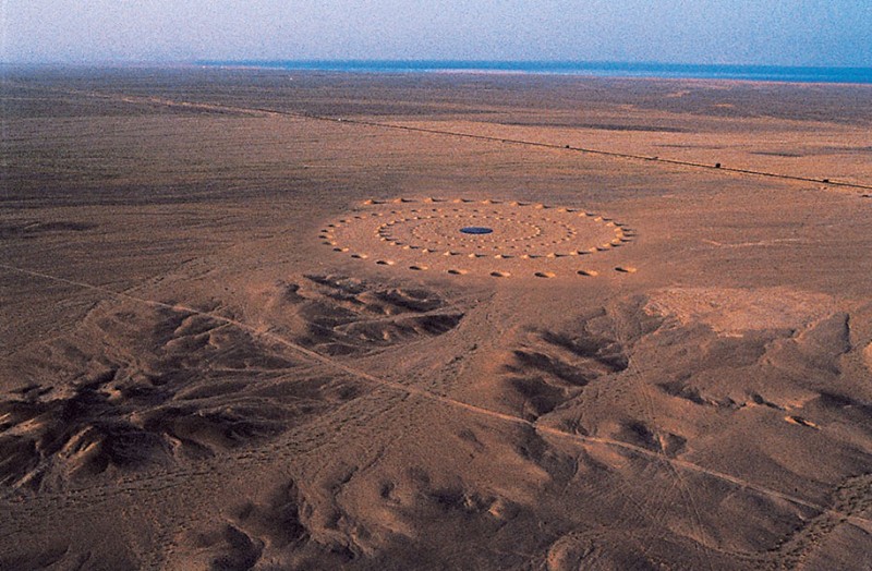 giantic-landscape-art-work-installation-in-egypet-desert (4)
