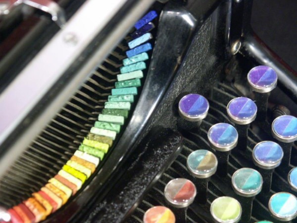 creative-design-beautiful-modified-chromatic-Typewriter (2)