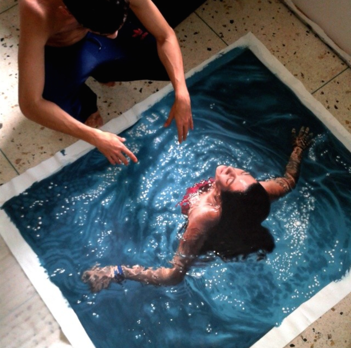 Incredibly-Realistic-Lifelike-Paintings-swimming-people-water