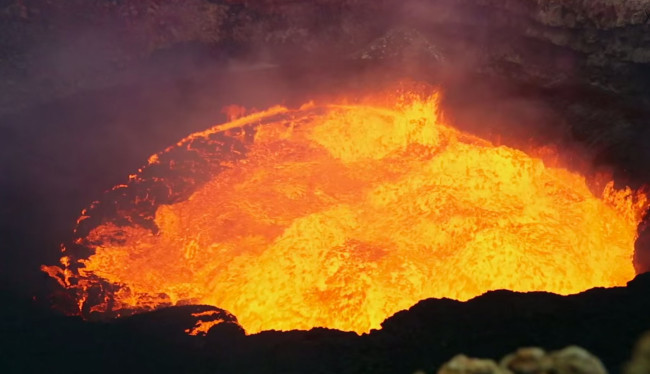 amazing-volcano-crater-lava (4)
