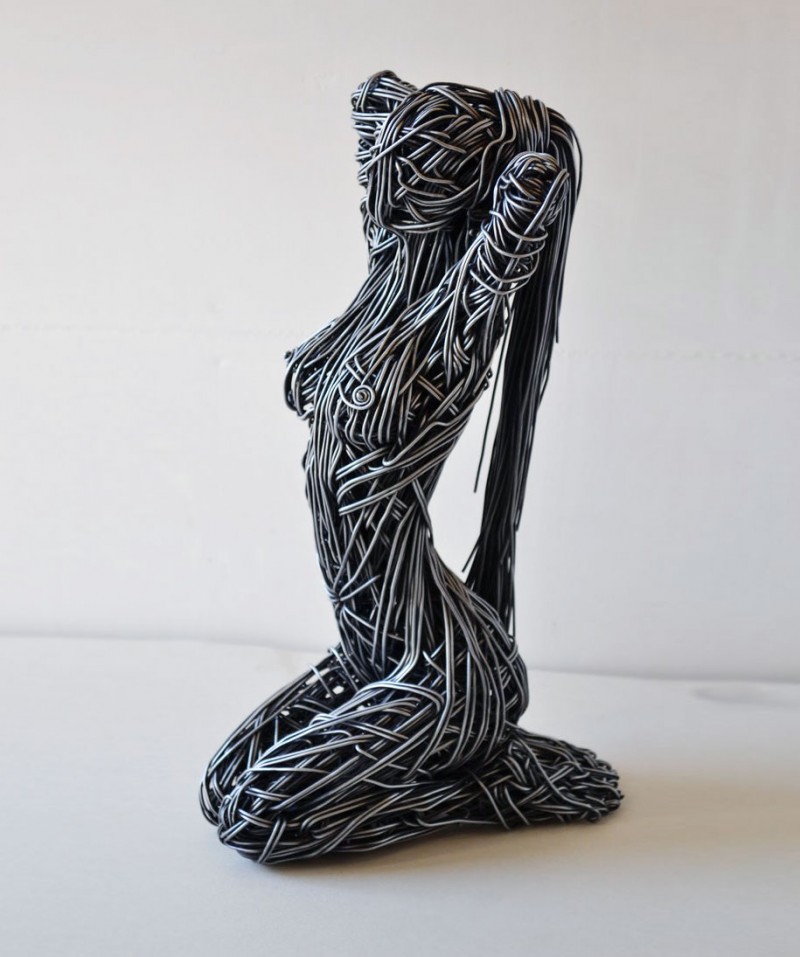 metal-wire-sculpture-human-shapes (3)