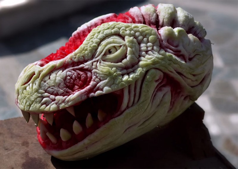 amazing-sculpture-watermelon-carving-dragon-head (2)