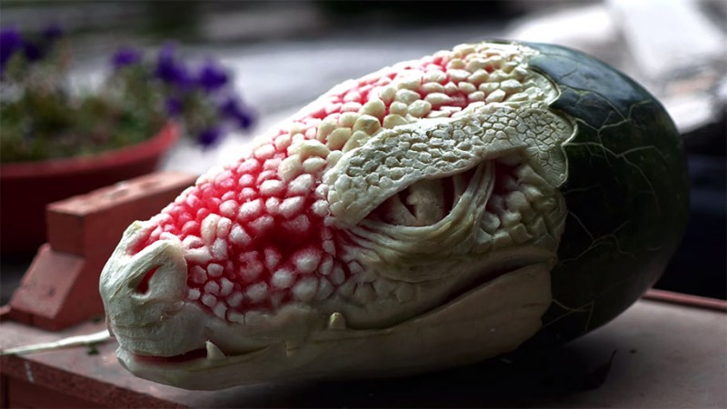 amazing-sculpture-watermelon-carving-dragon-head (3)