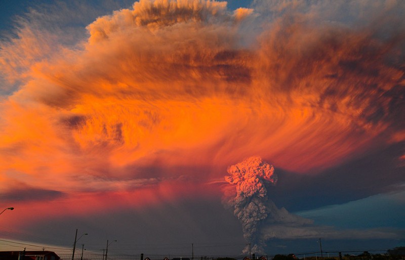 stunning-beautiful-spectacular-volcano-eruption-pictures-calbuco-chile (11)