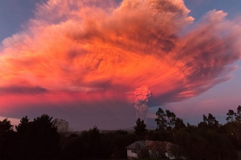 stunning-beautiful-spectacular-volcano-eruption-pictures-calbuco-chile (2)