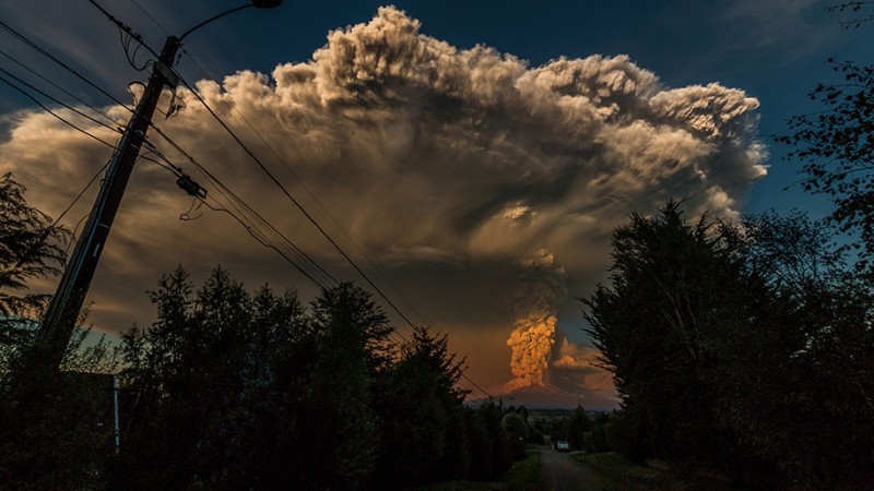 stunning-beautiful-spectacular-volcano-eruption-pictures-calbuco-chile (4)
