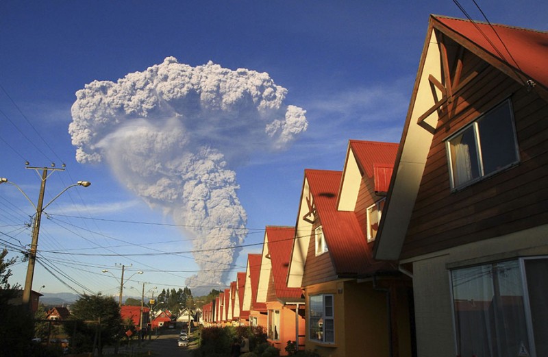 stunning-beautiful-spectacular-volcano-eruption-pictures-calbuco-chile (8)