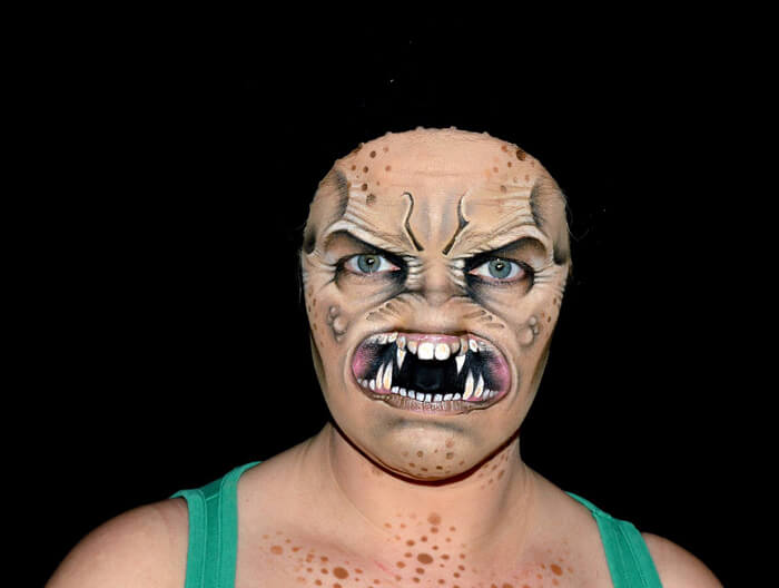 Creepy-terrifying-scary-Halloween-Makeup-face-paintings (20)