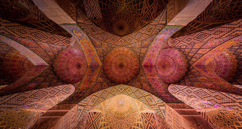 intricate-beautiful-design-inside-Iran-magnificent-temples-Interiors (23)