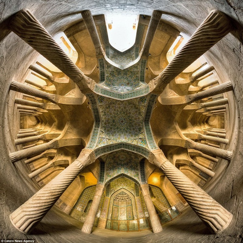 intricate-beautiful-design-inside-Iran-magnificent-temples-Interiors (9)