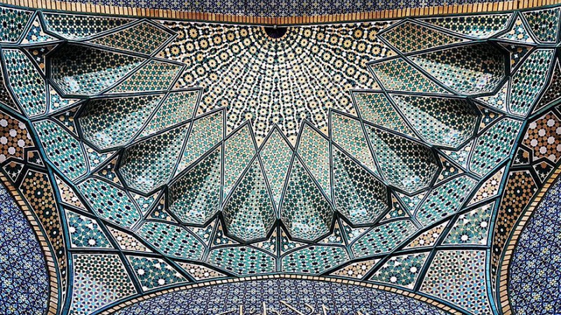 kaleidoscopic-beautyiran-mosque-interiors-ceilings-middle-eastern-architecture (1)