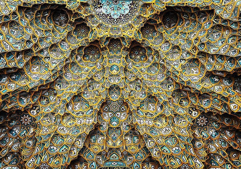 kaleidoscopic-beautyiran-mosque-interiors-ceilings-middle-eastern-architecture (17)