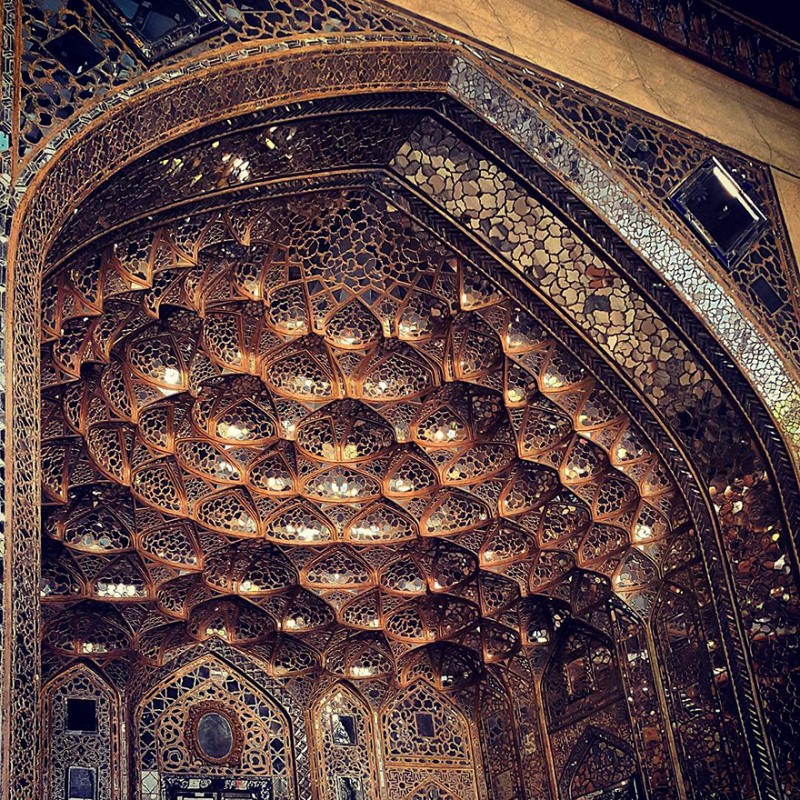 kaleidoscopic-beautyiran-mosque-interiors-ceilings-middle-eastern-architecture (2)