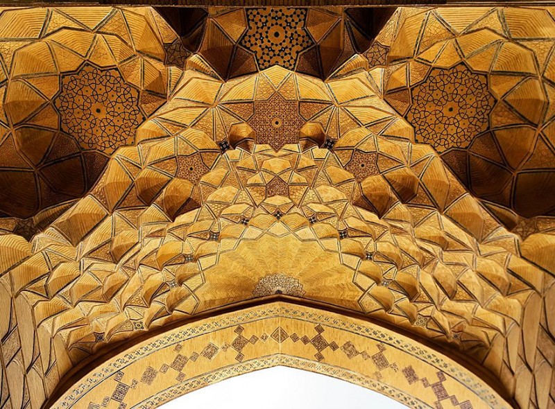 kaleidoscopic-beautyiran-mosque-interiors-ceilings-middle-eastern-architecture (3)