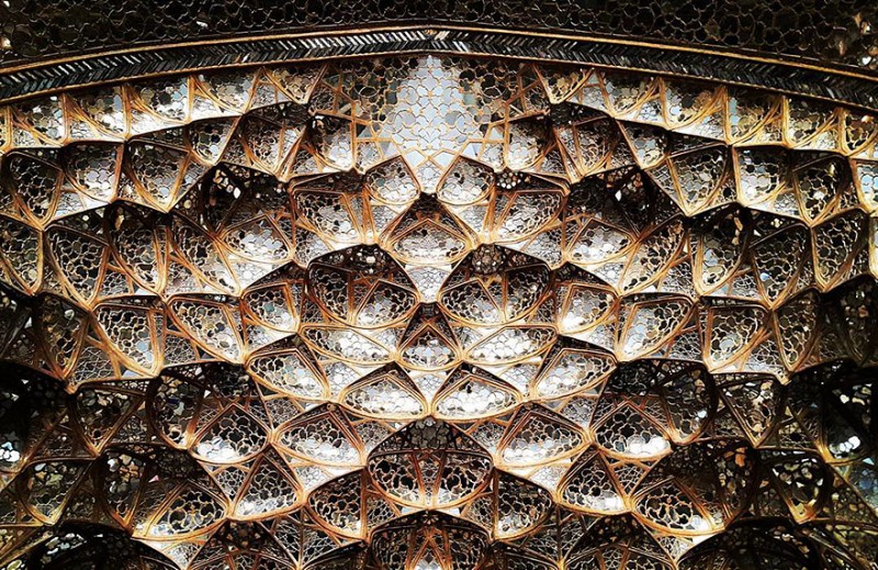 kaleidoscopic-beautyiran-mosque-interiors-ceilings-middle-eastern-architecture (7)