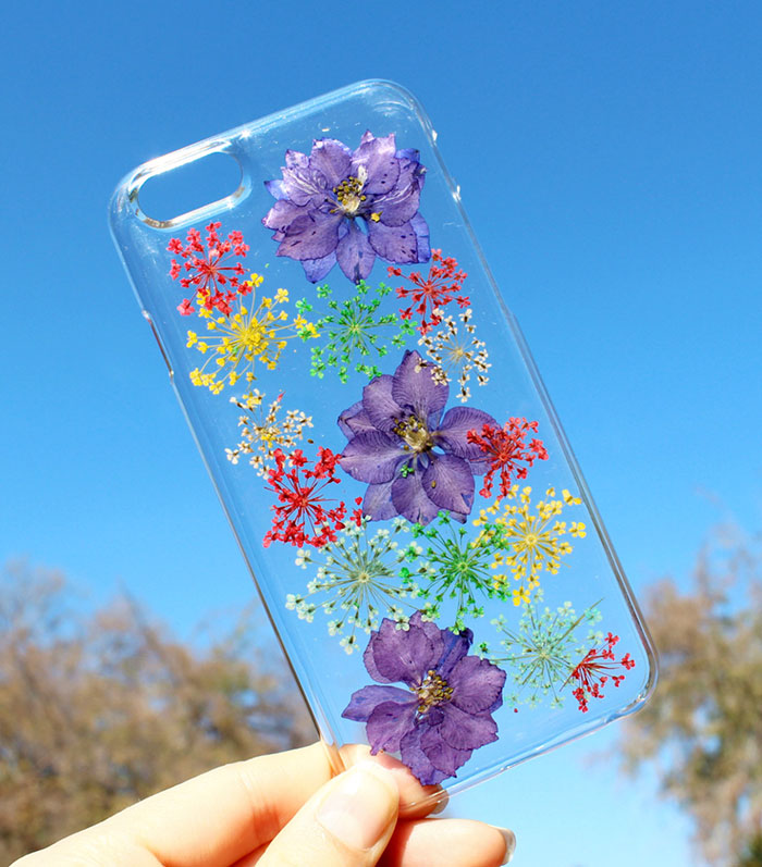 beautiful-phone-cases-with-real-flowers-inside-designs (6)