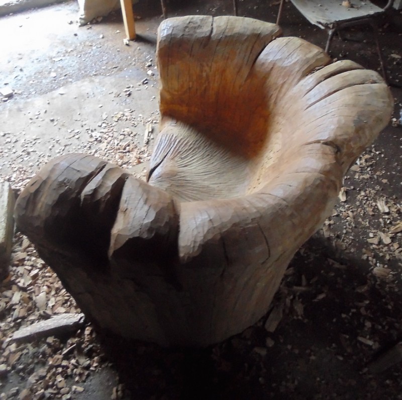 tree-stump-wood-carving-chair-scultpure-art (4)