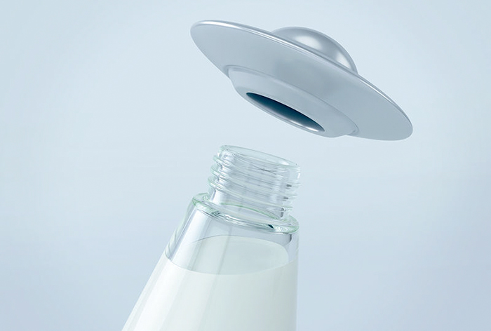 creative-funny-packaging-design-ufo-cow-milk-bottle (3)