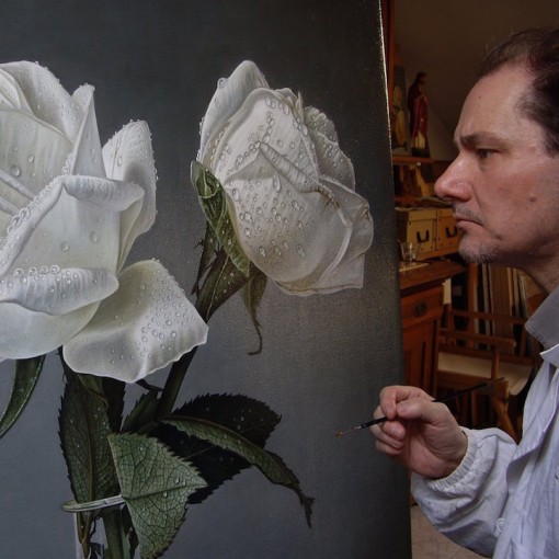 Large-scale detailed rose paintings – Vuing.com