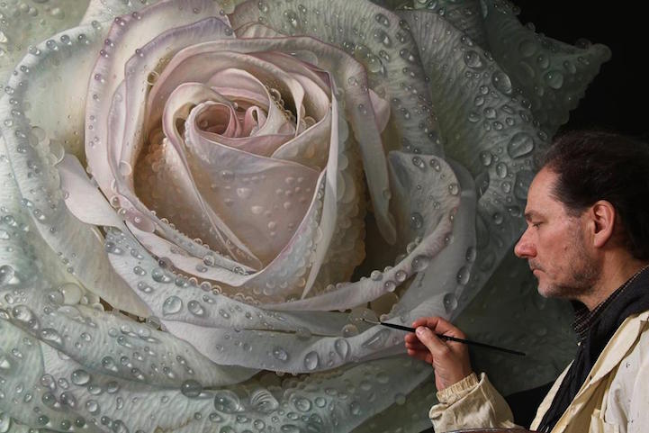 hyperrealism-art-Giant-Paintings-of-Roses-Dewdrops (5)