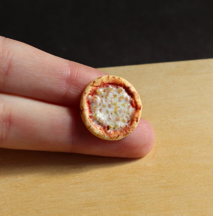 cute-miniature-food-sculptures-out-of-clay (9)