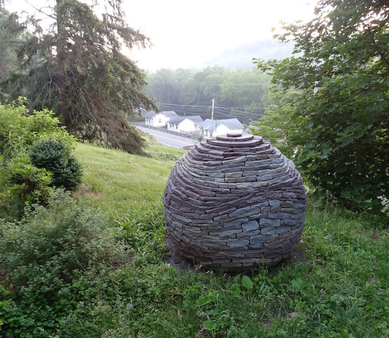 incredible-stacked-stone-garden-spheres-sculpture-art (3)
