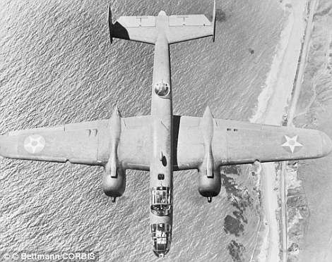 underwater-plane-graveyard-World-War-Two-fighters-photography (21)
