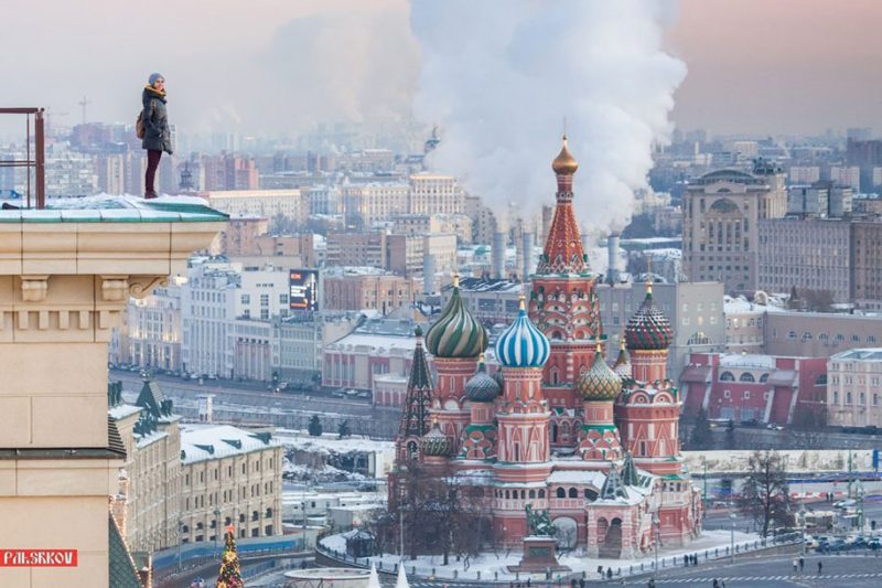 crazy-dangerous-selfies-russia-girl-edge-skyscrapes (8)
