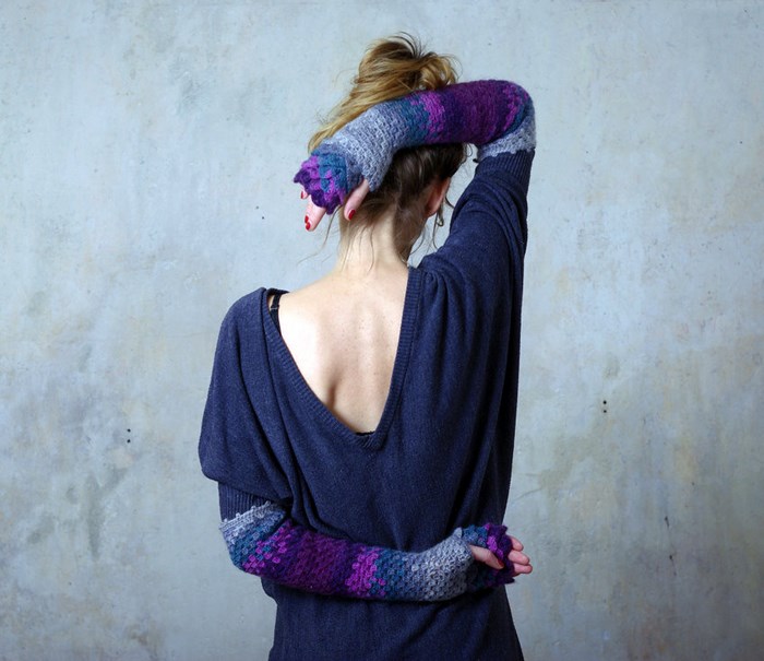 beautiful-crochet-dragon-wool-gloves-2