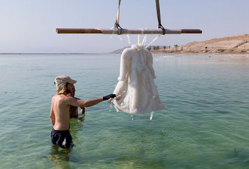 salt-dress-dead-sea-salt-bride-gown-2