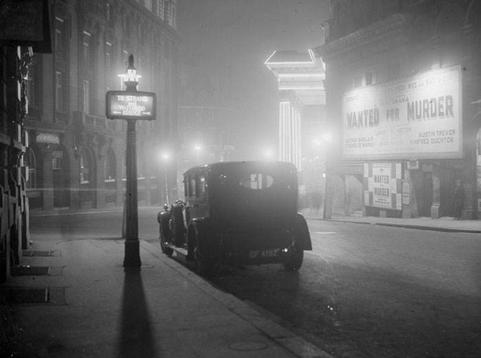 vintage-old-black-white-photographs-120th-century-london-fog-11