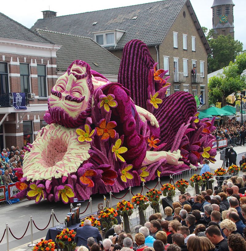worlds-largest-van-gogh-flower-parade-floats-corso-zundert-netherlands-1
