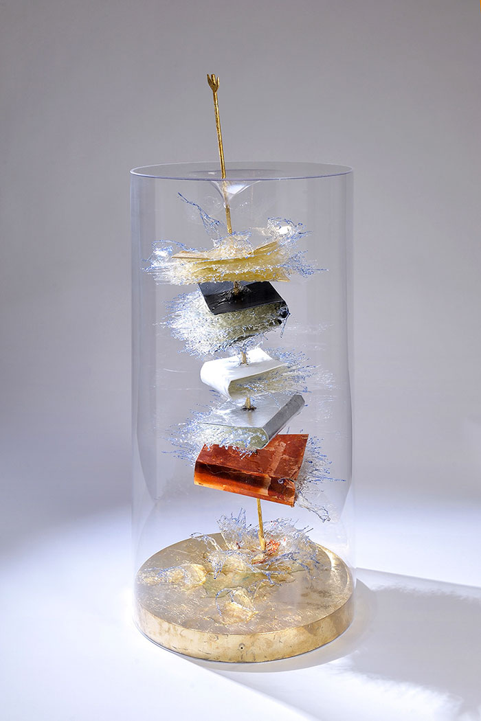 surreal-resin-sculptures-exploding-books-frozen-liquid-11
