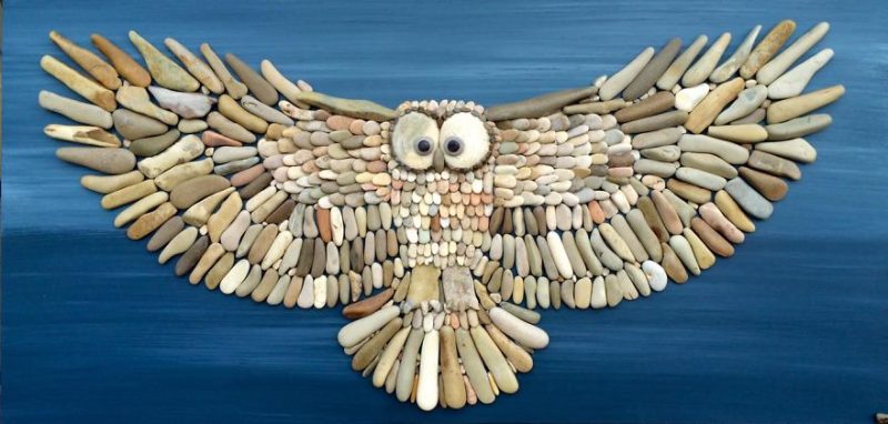 Artworks created out of stones found on the beach – 