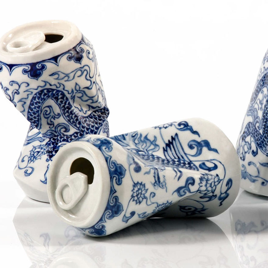 Crumpled soda can sculptures inspired by traditional ceramics – Vuing.com