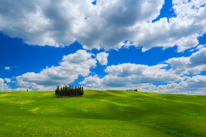 This kind of landscape photographs of Tuscany showing great similarities  with the classic Windows XP wallpaper – 