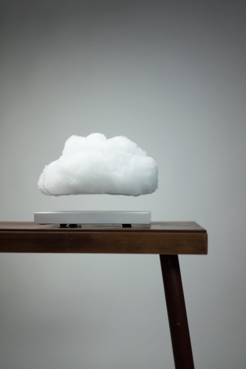New hovering cloud lamp